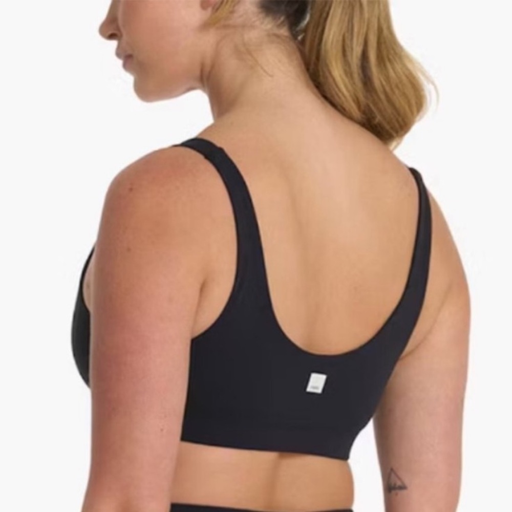 Vuori Black Scoop-Back Sports Bra